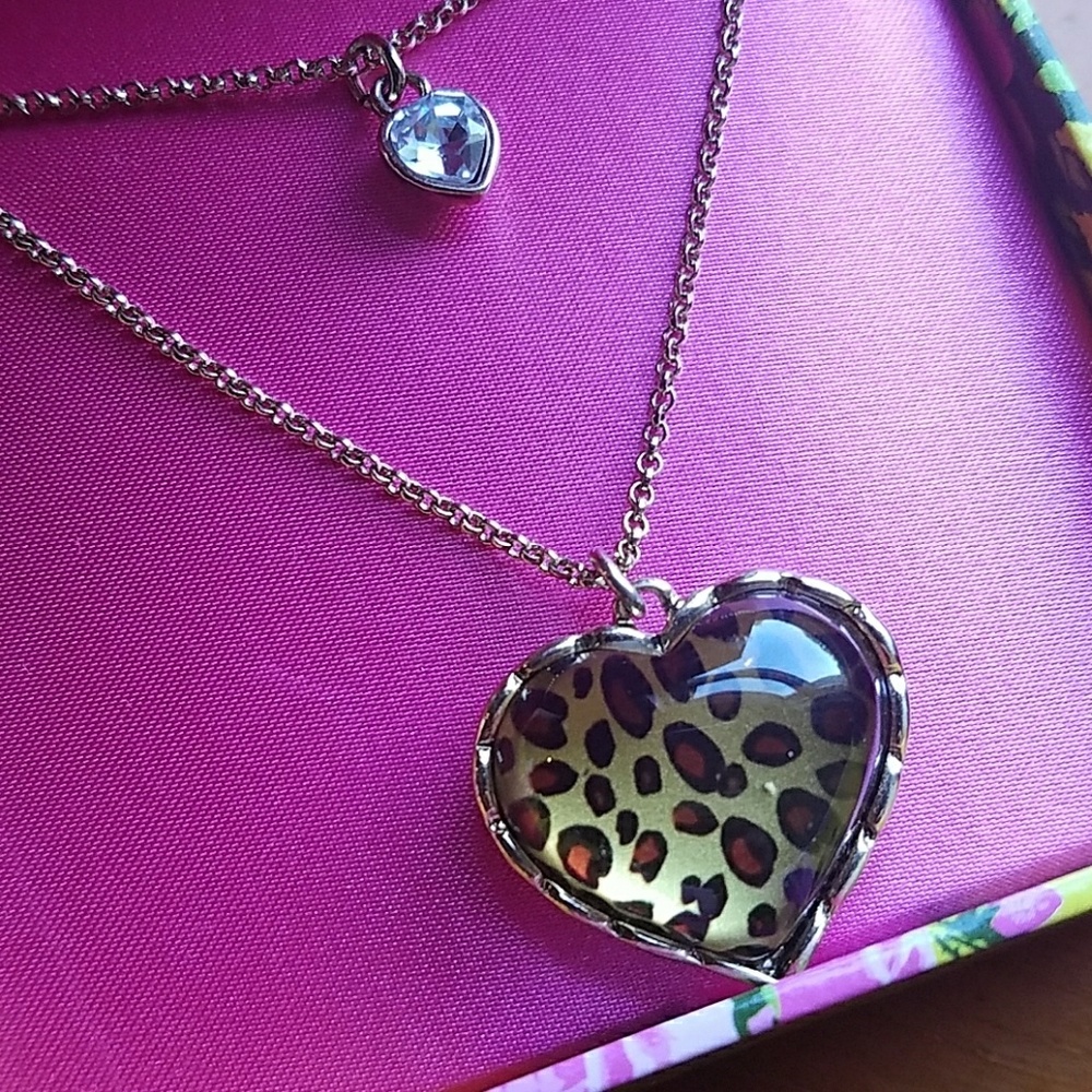 Betsey Johnson leopard necklace - Picture 2 of 4